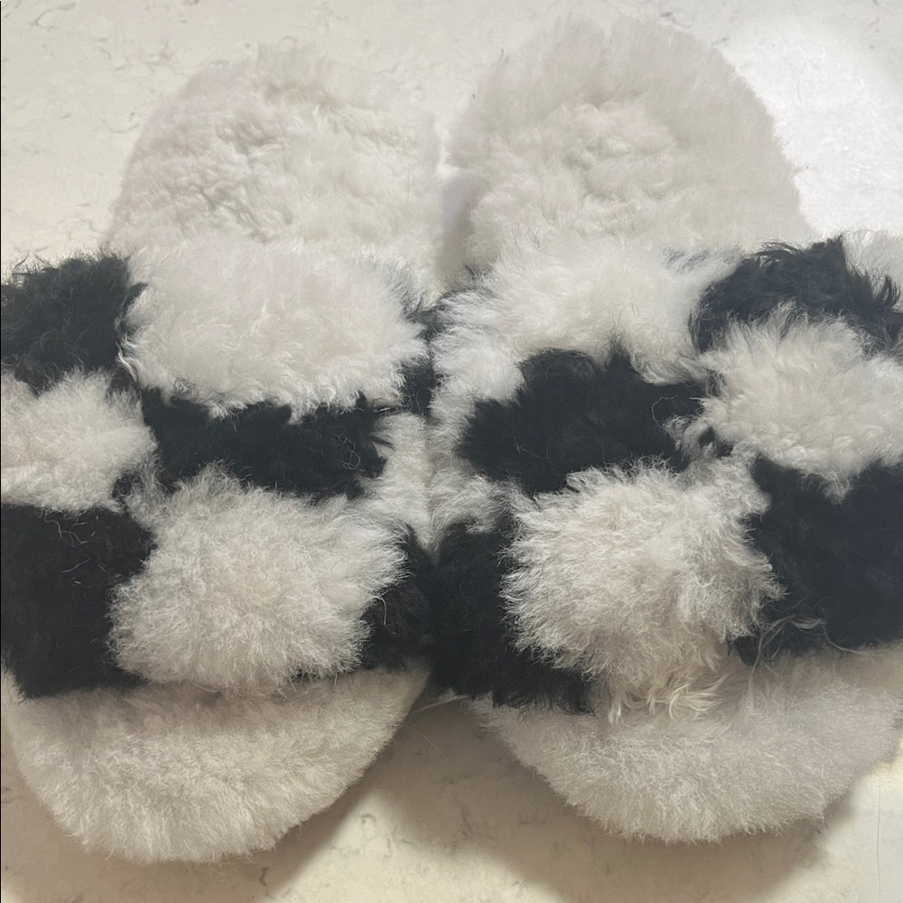 Ariana Bohling | Chess Slippers like new with fuzzy black and white size M